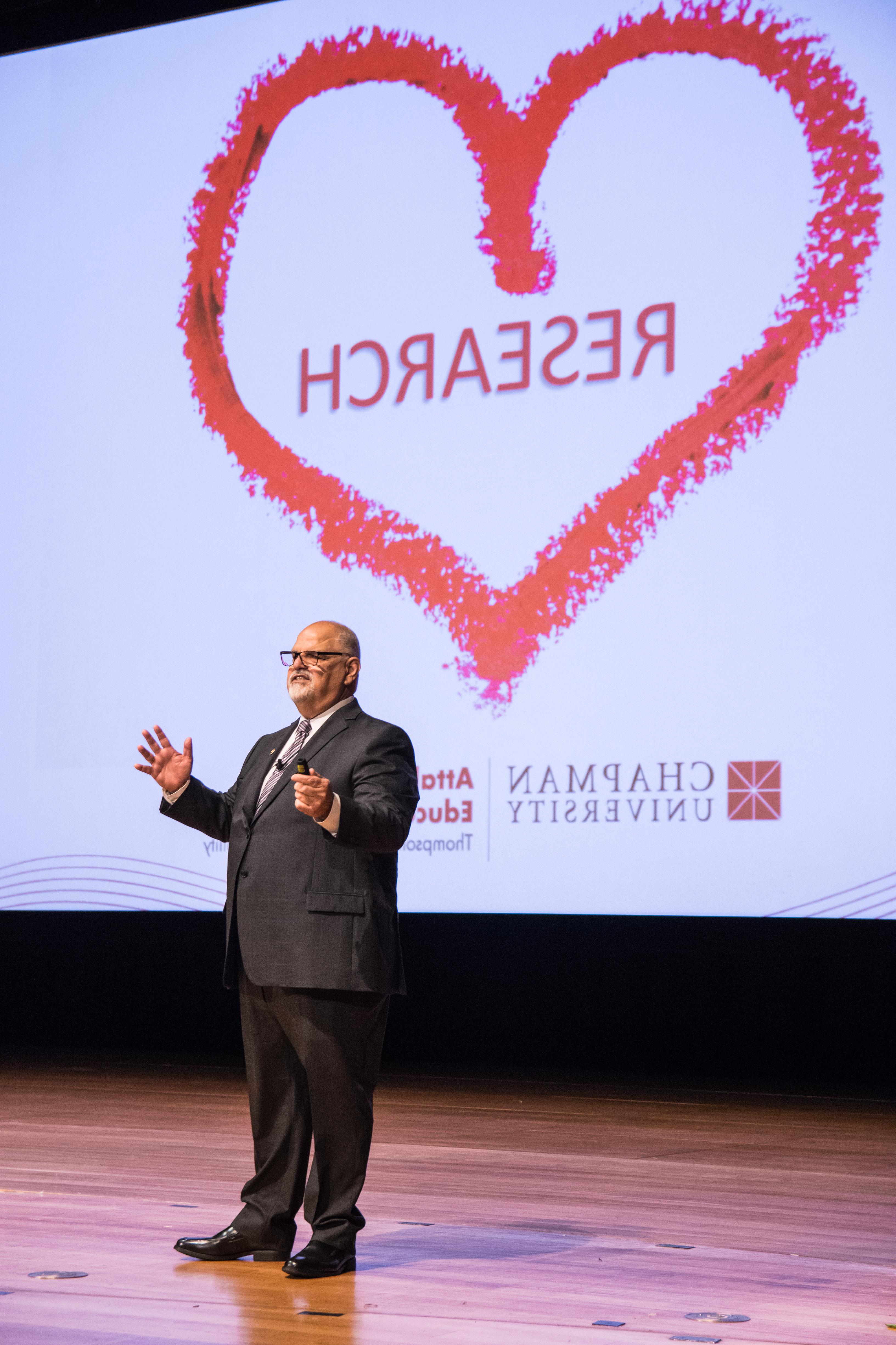 Don Cardinal presenting at 残疾峰会